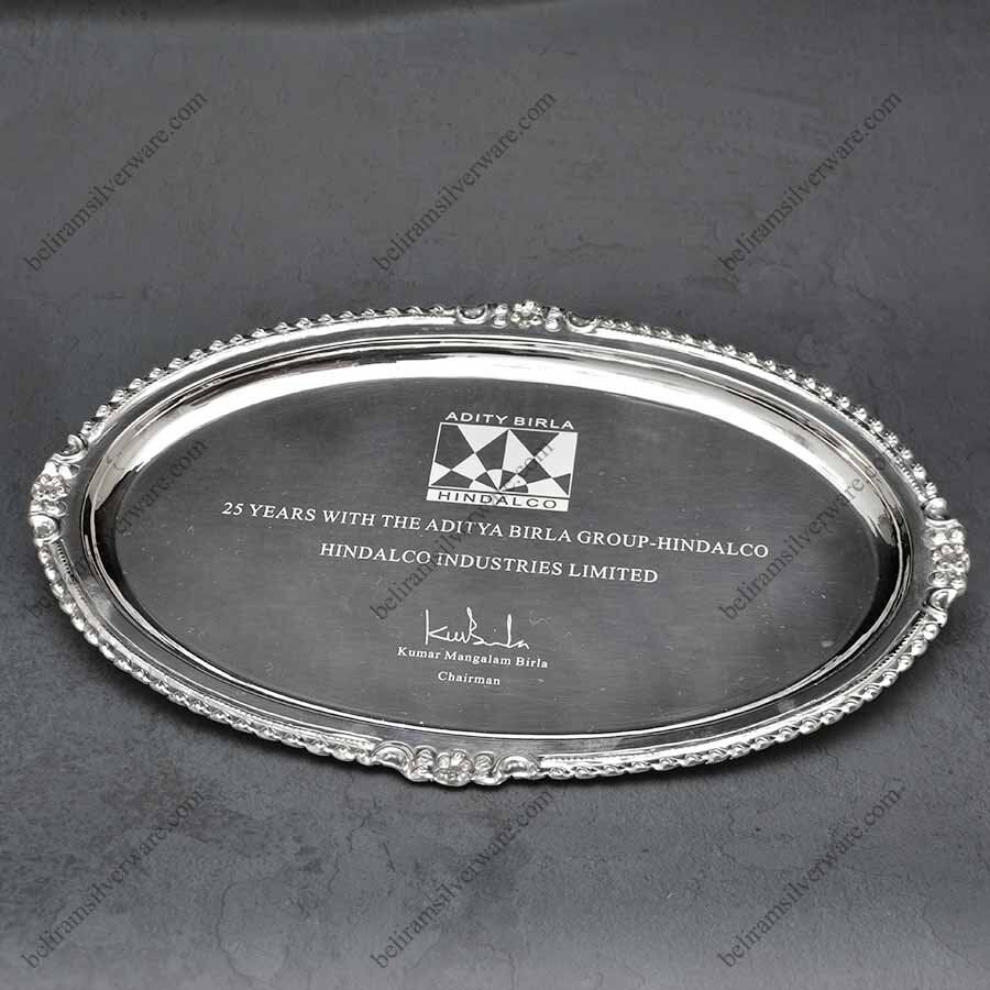 Glossy Textured Silver Momento