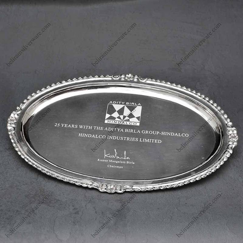 Glossy Textured Silver Momento